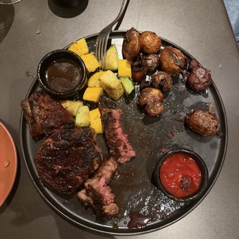 Pacific Point signature dishes Wagyu Short Rib Tataki And Fries
Brisket Banh Mi Dip
Fish & House Chips